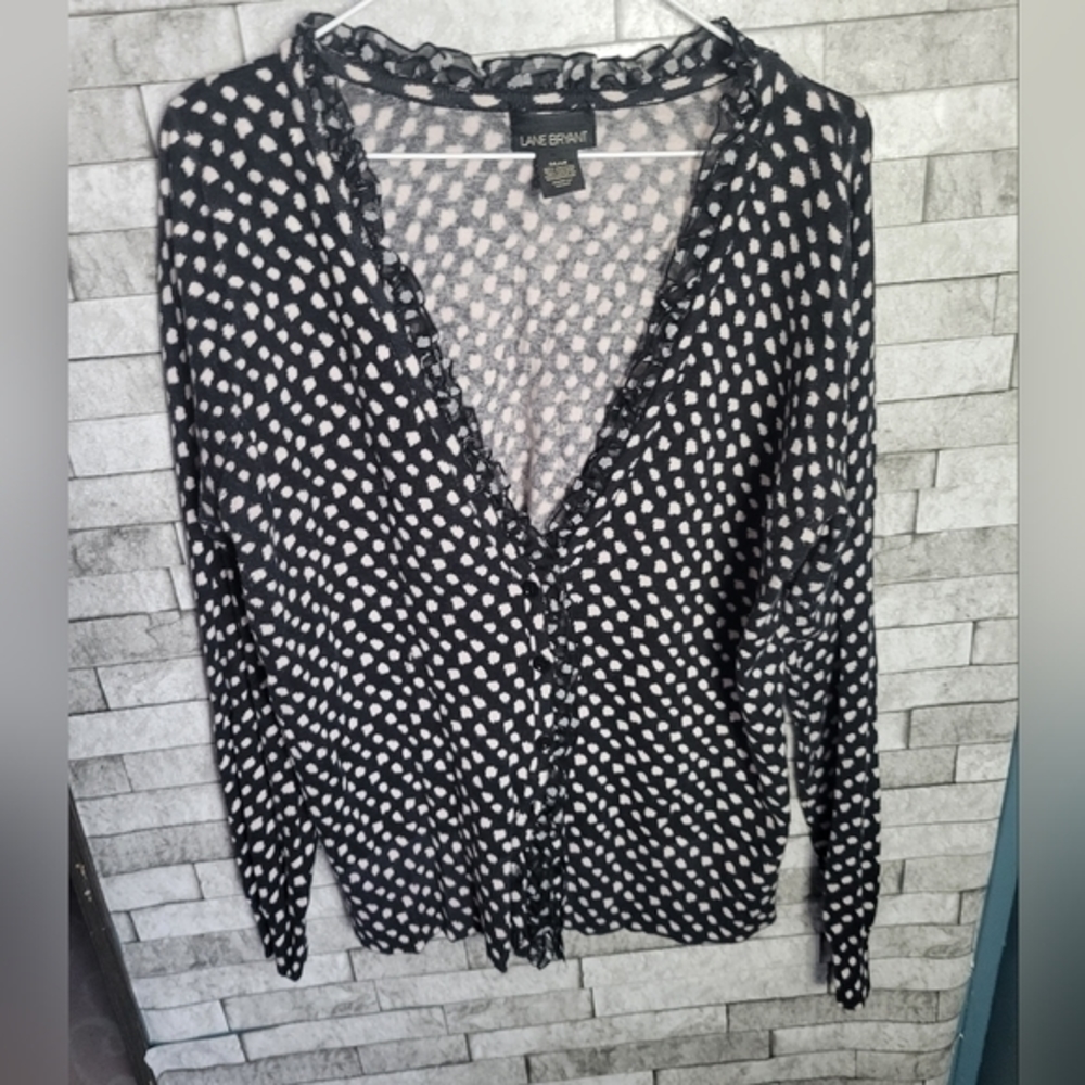 Lane Bryant Size 14/16  cardigan sweater with ruffled edges‎